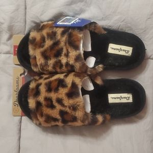 Leopard print Dearfoams slippers
